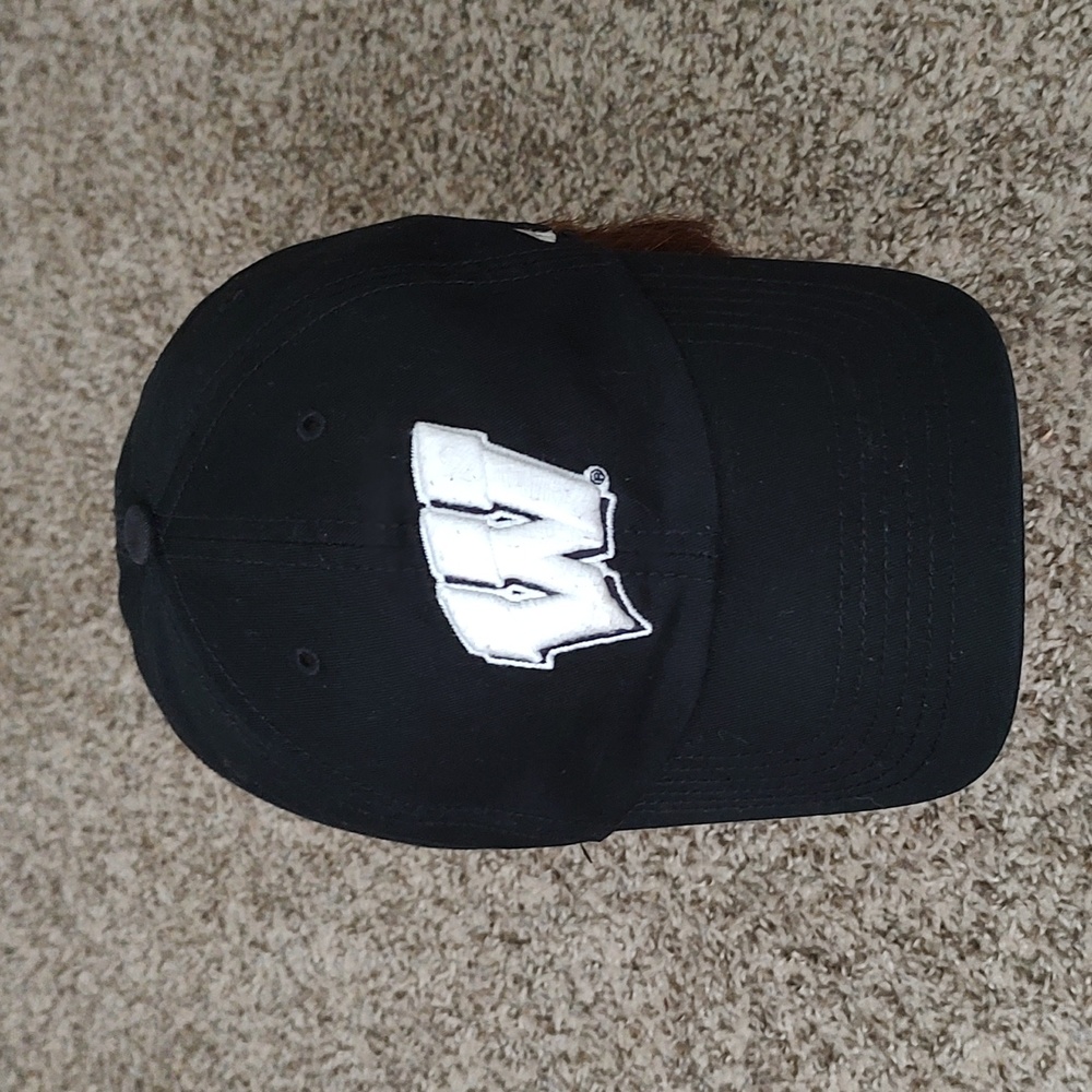'47 University of Wisconsin Badgers Embroidered Fitted Black Cap Rare